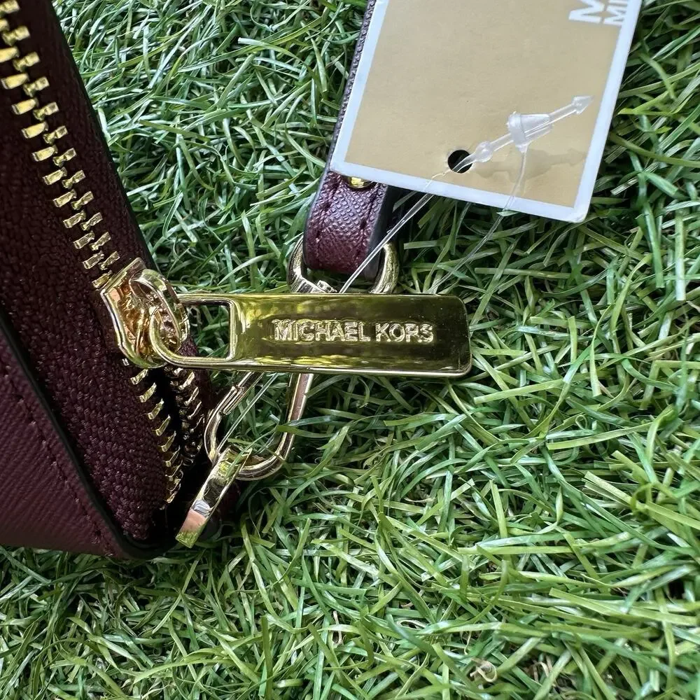 Michael Kors Jet Set‎ Charm Black Leather Large Pocket Travel Wallet Wristlet